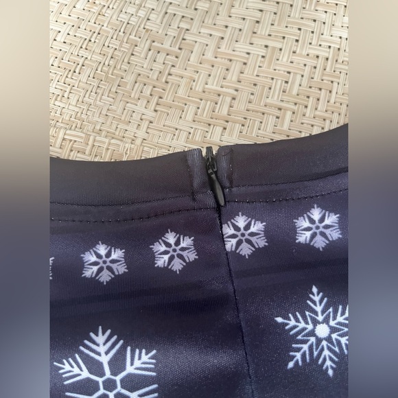 Blue Zone Planet Christmas Round Neck Snowflake Print Slim Long Sleeve Dress - Picture 8 of 11